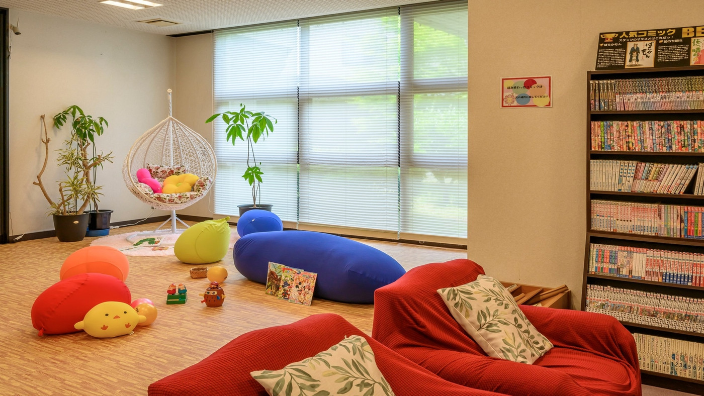 恐竜グッズに囲まれた客室に、ぶどう園やキッズコーナーも!4754693