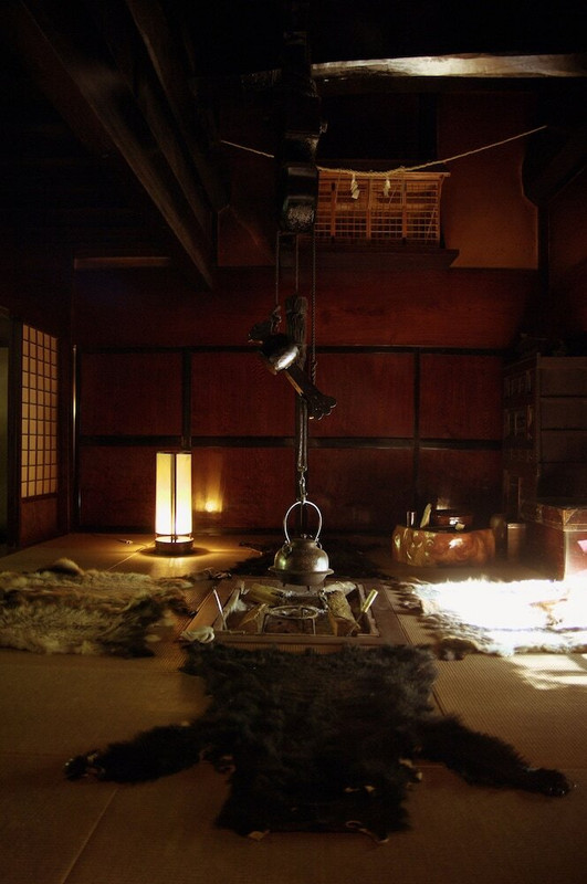 ロビー　囲炉裏②