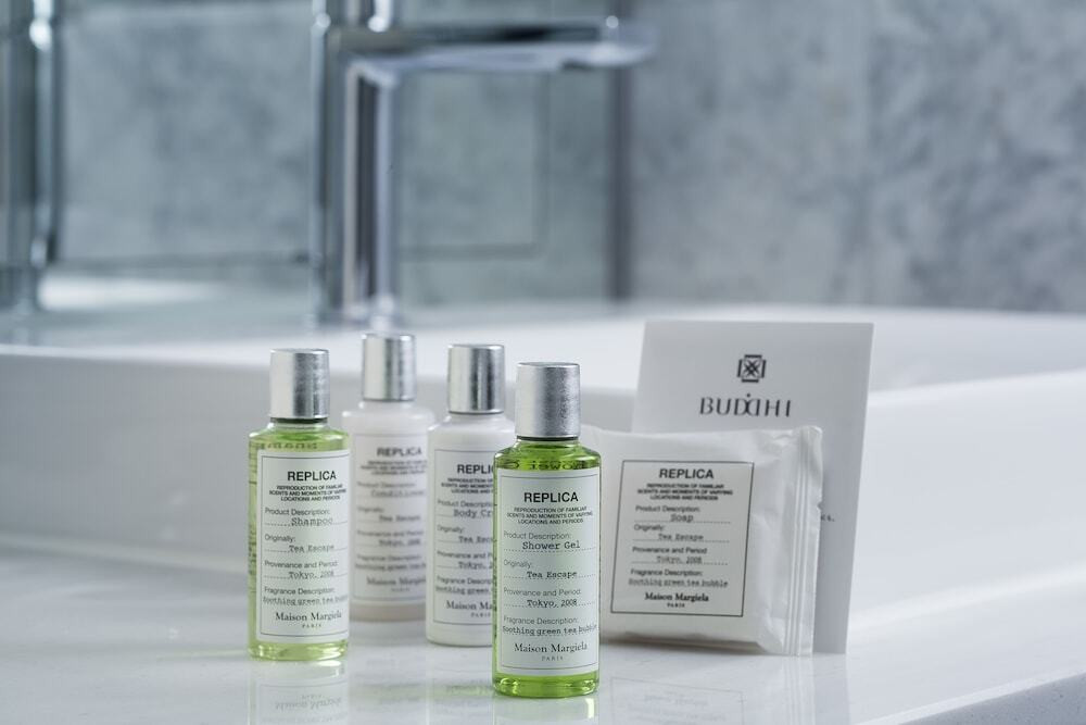 17歳以下まで添い寝無料！ベンツでの送迎など個性的なサービスが充実の宿4574307