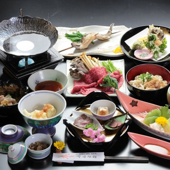 蔵造りのレトロな旅館で女将こだわりの夕食に舌鼓3461219