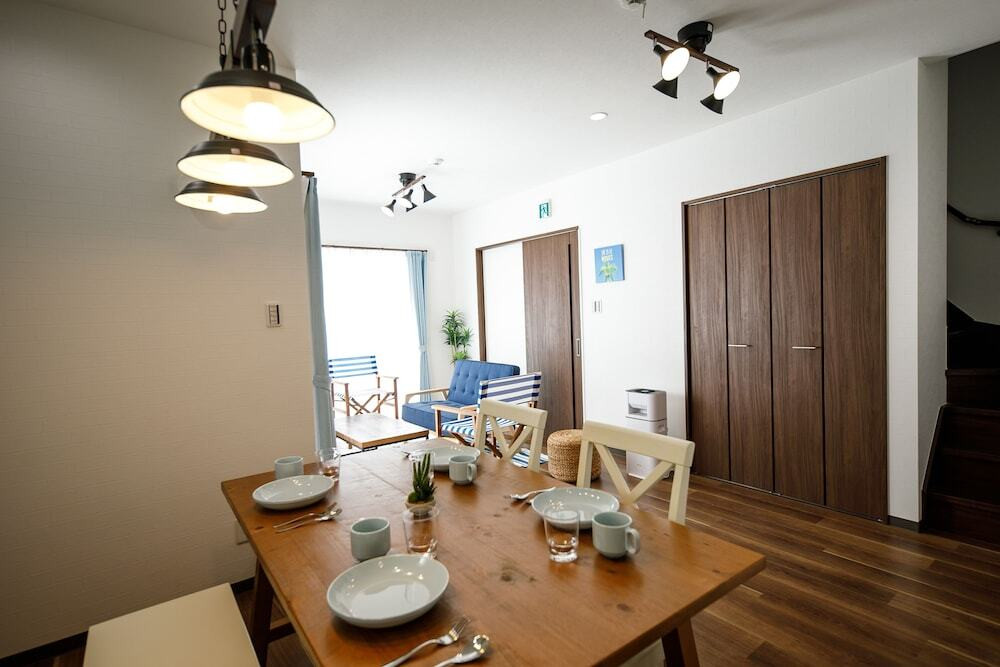 客室内のダイニングエリア