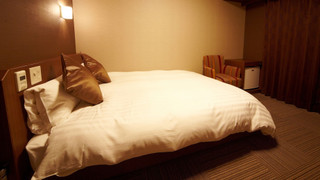 クイーン ルーム (禁煙)