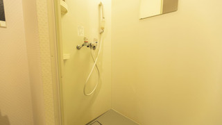 洋室 ５人部屋  禁煙 (ホテルの１階にございます）(お子様(6-11歳)の添い寝料金は1名1泊1500円となります)