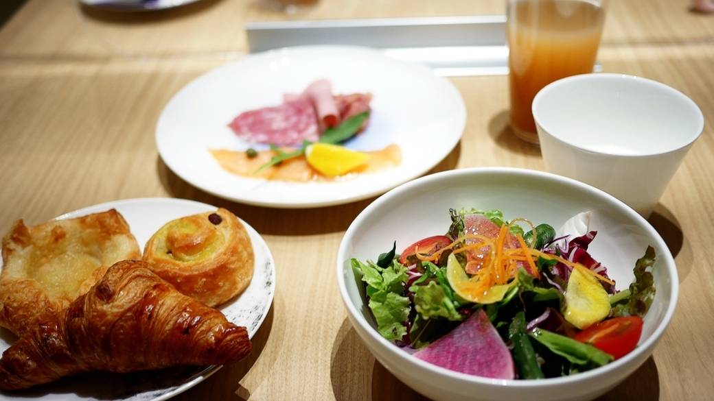 フレッシュな朝食で
朝から元気に / 5