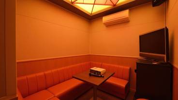 カラオケ ルーム / 3