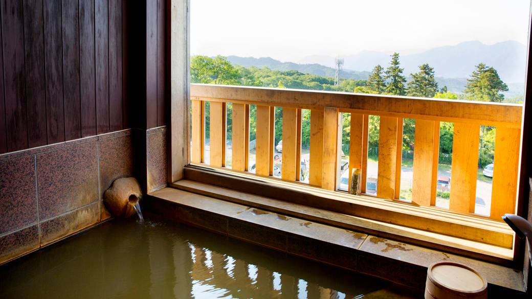 「鶴の居」客室露天風呂 / 2