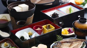 食事・飲み物 / 3