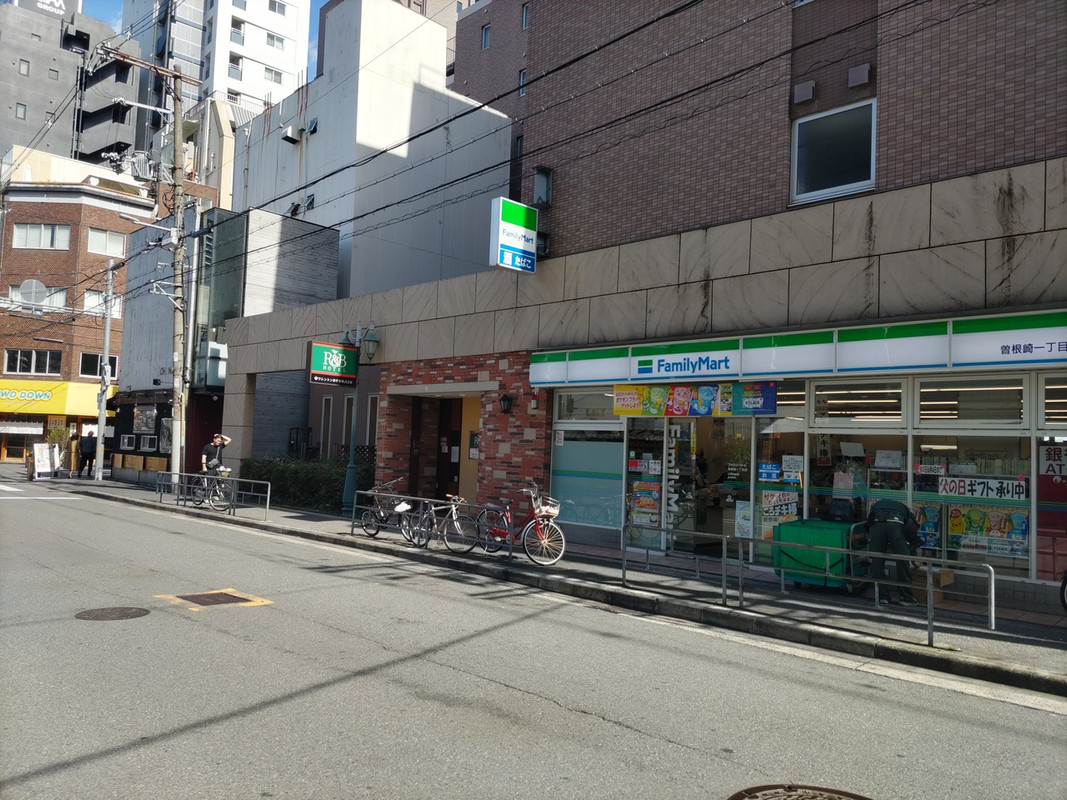 1階にコンビニあり