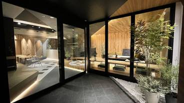 内部エントランス / 2