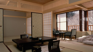 続き間の広々とした客室 (和室) <禁煙>