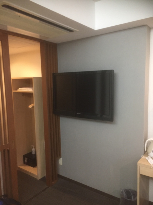 壁掛けテレビ