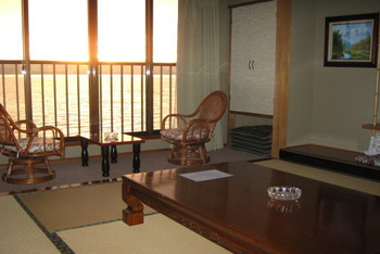 浜名湖が目の前、こじんまりした温泉旅館4090967