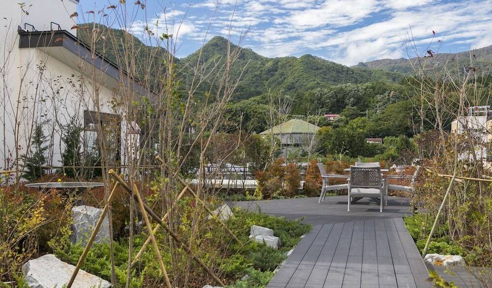 屋上庭園　水のテラス / 1