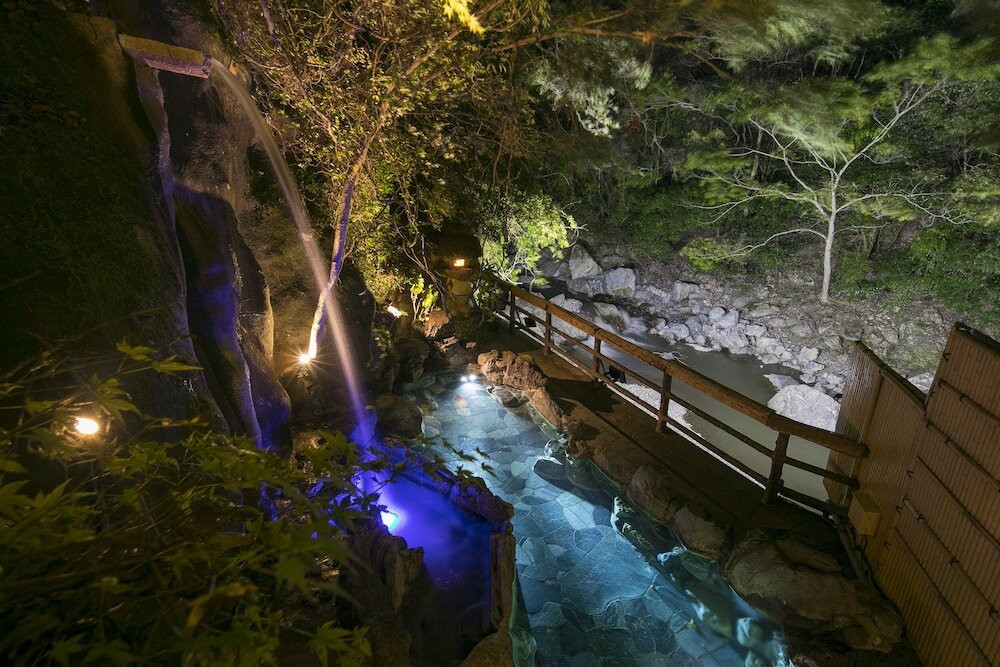 渓谷美を眺めながら優雅な湯浴みを♡4047792