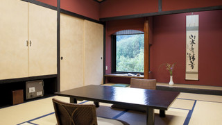 温泉掛流し露天風呂 囲まれた緑と夜空を望む 68平米 (月朧) 禁煙