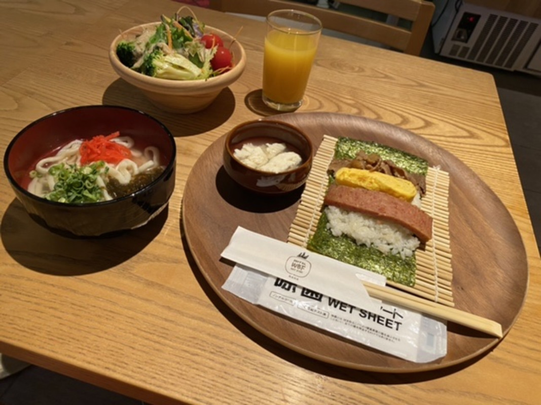 朝食