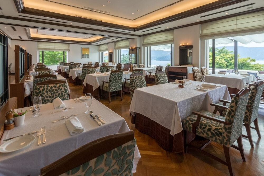 フランス料理「ヴェル・ボワ」