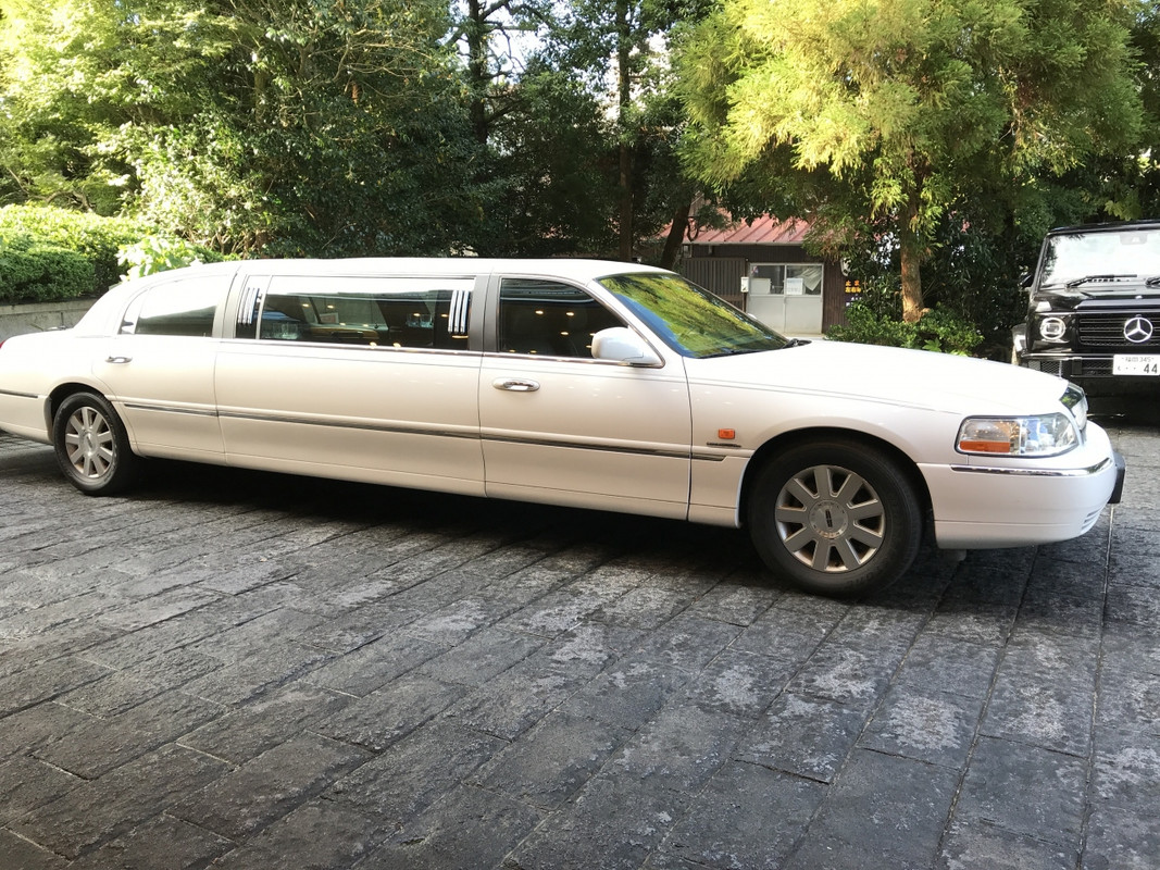 プランによってはリムジンの利用も可