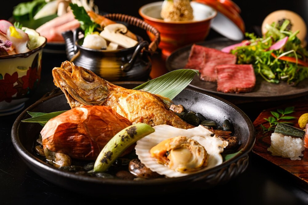 5.贅沢な会席料理と渓流美の露天風呂「白鷺湯たわらや/山中温泉」4244974