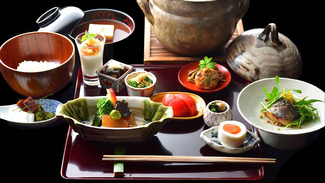 朝は炊き立ての
ホカホカ土鍋ご飯♪
 / 1