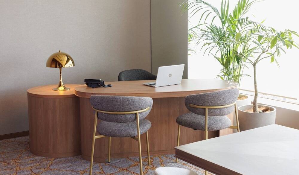 コンシェルジュデスク / 1