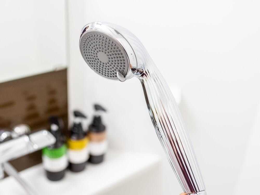 バスルームのシャワー