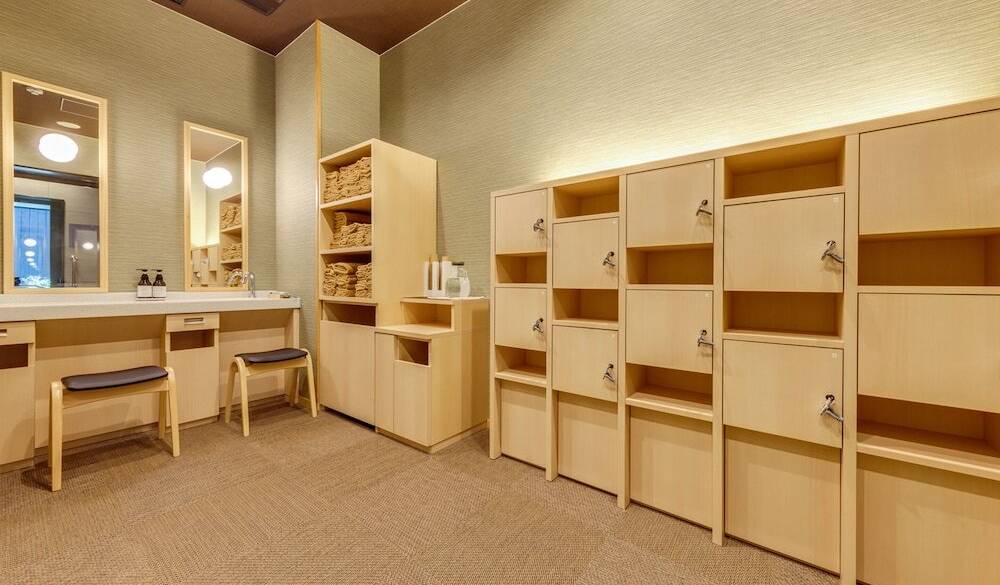 大浴場の脱衣所 / 5