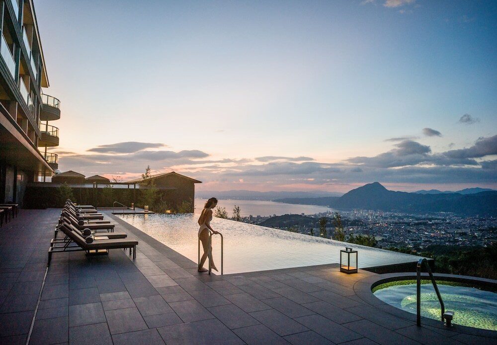 プール付きホテルで大満足なステイを♪4246828