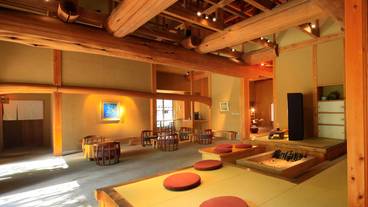 母屋の雰囲気 / 2