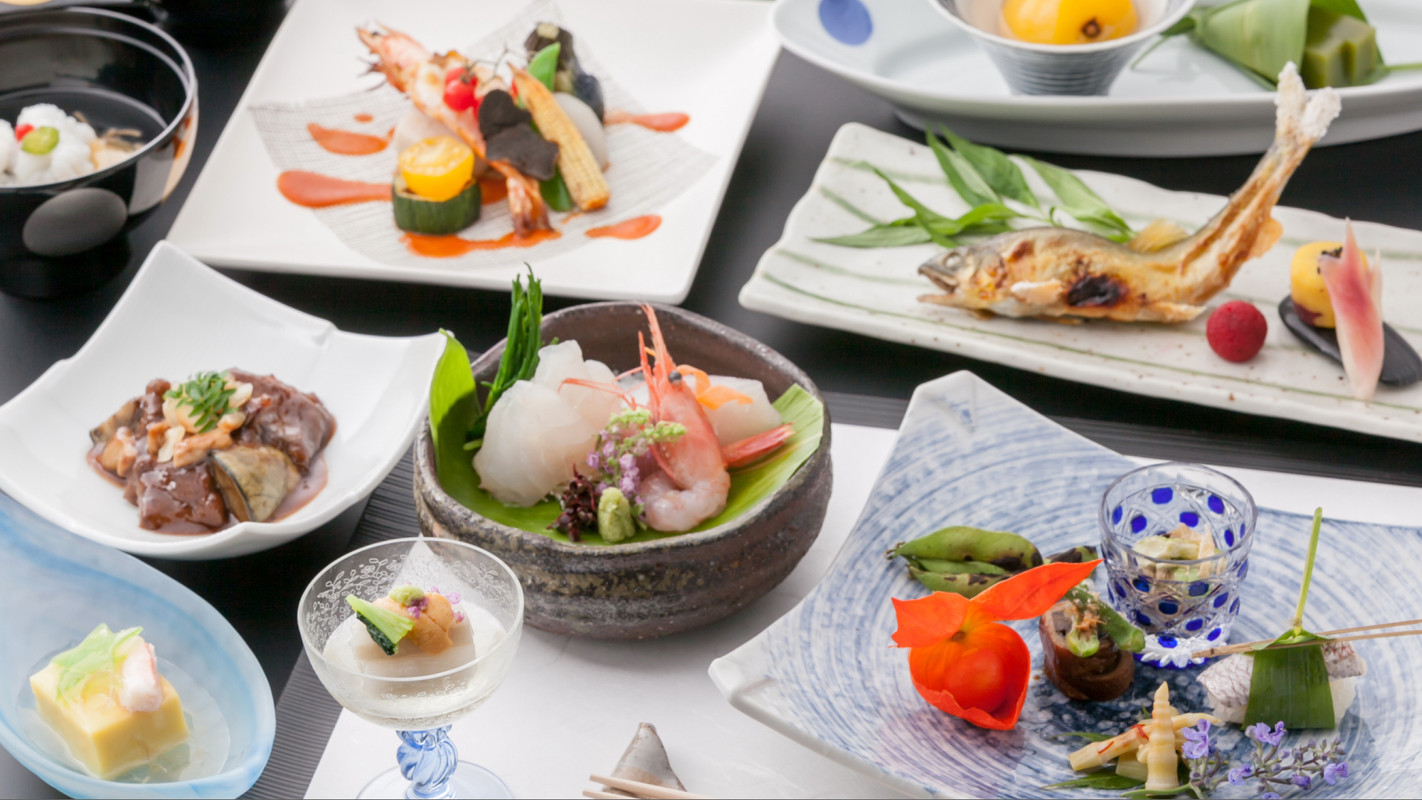 「旬菜ダイニング  白樺」懐石料理一例