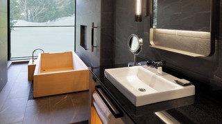 プレミアム ルーム クイーンベッド 2 台 (Appi Kogen View)