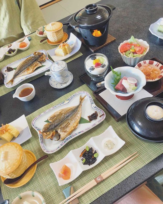 手作りのお豆腐や、土鍋で炊いた熱々の白米、お魚やお鍋など、朝食もとっても豪華でした！