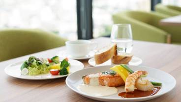 食事・飲み物 / 28