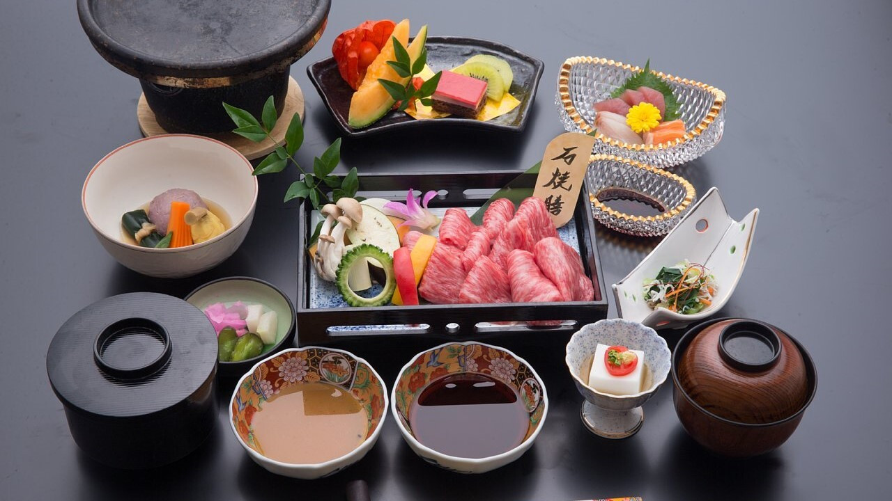 ２．このホテルでしか味わえない高級和牛を！『ホテルアトールエメラルド宮古島』3481110