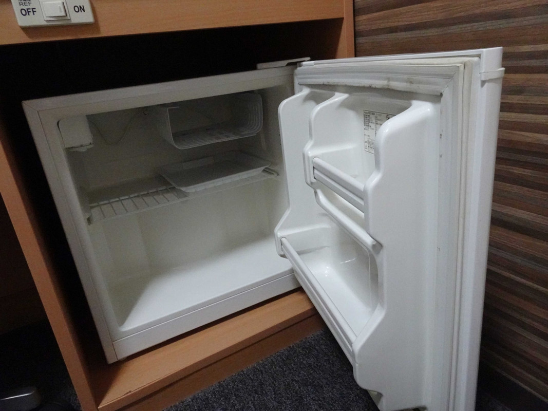 冷蔵庫を使う際はスイッチを入れましょう