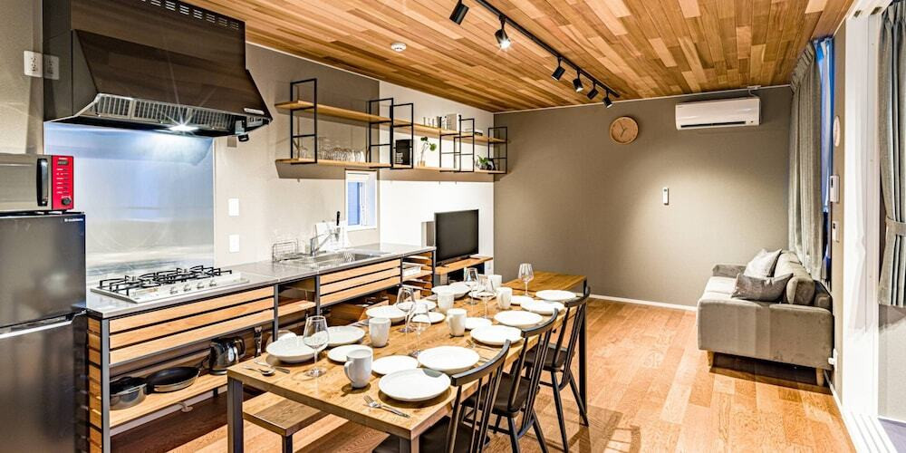 客室内のダイニングエリア