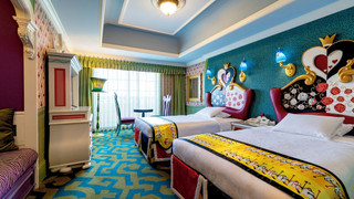 キャラクター ディズニーふしぎの国のアリスルーム（3～8階／禁煙)