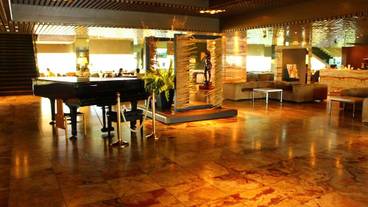 内部エントランス / 1