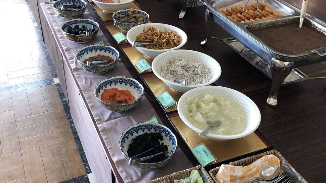 選ぶ楽しさが満載の
朝食バイキング / 4