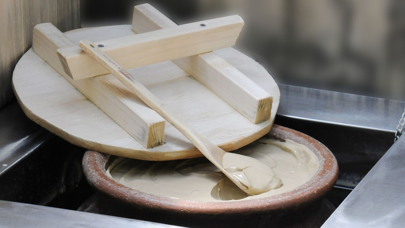 鮮やかなブルーの温泉と泥パックで美しい肌を♪3461345