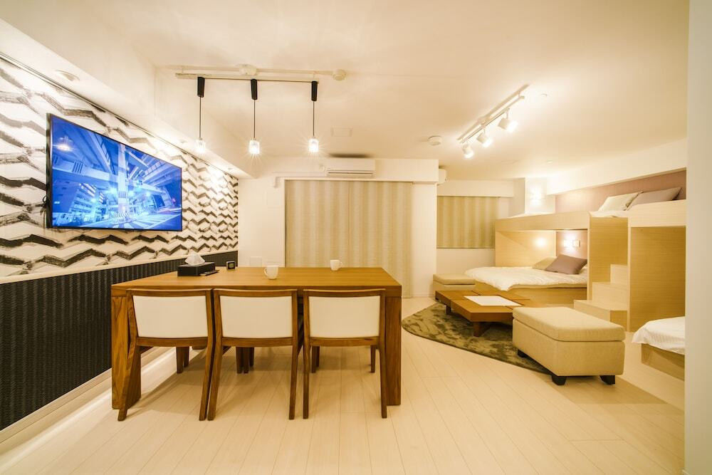 自宅のようなホテルで女子会をセルフプロデュース4378329