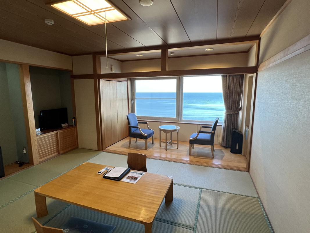 4階の和室。海が綺麗に見えました。