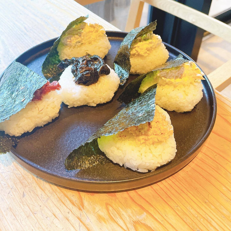 朝食 おむすび