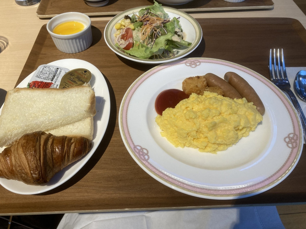 朝食の洋風セット