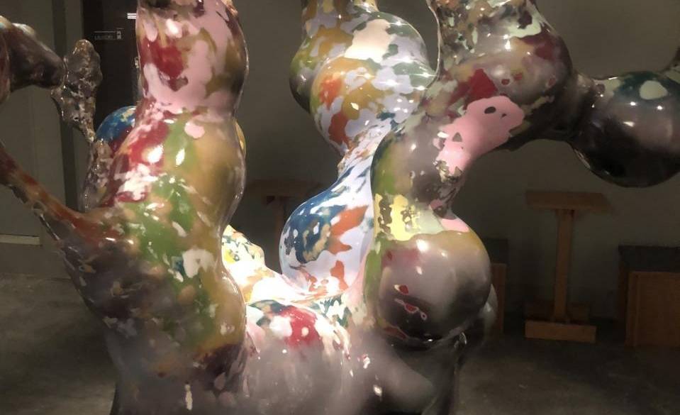 館内のアート巡りを
楽しんで / 4