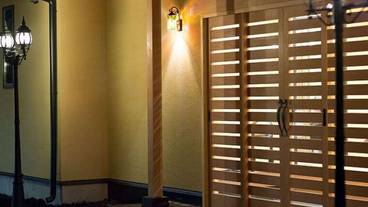 施設の入り口 / 2