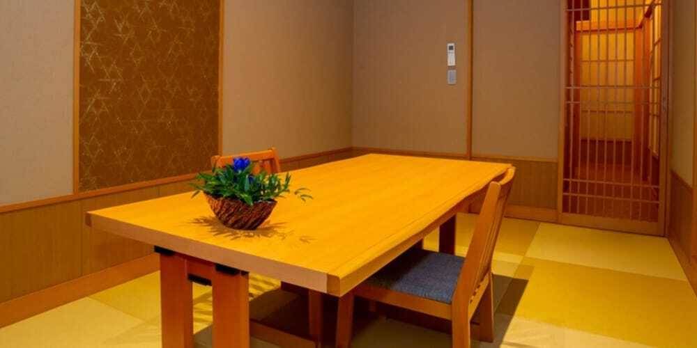 客室ダイニング一例① / 5