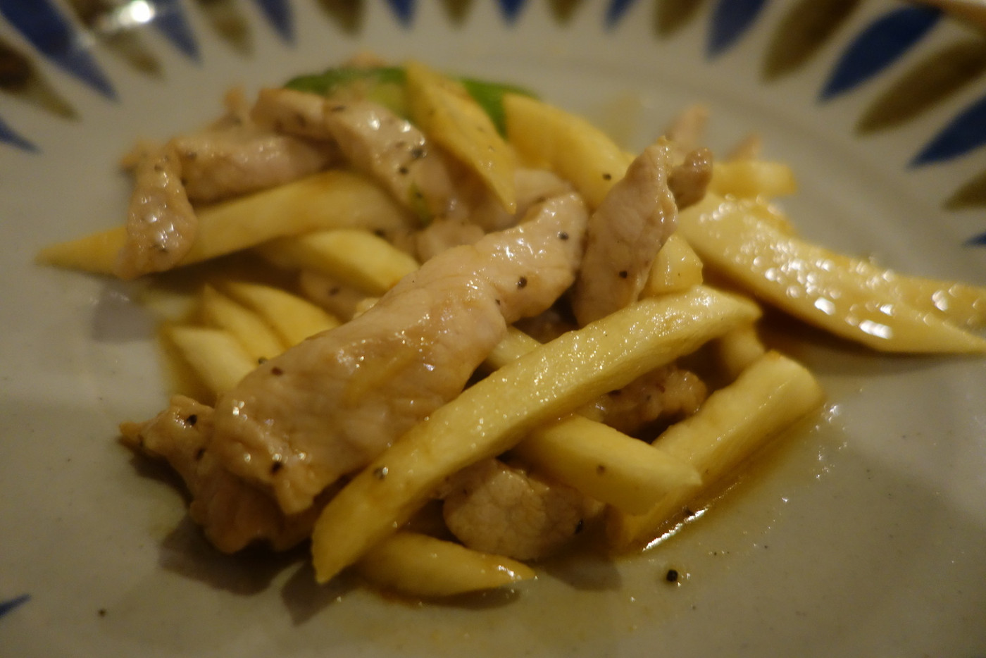 「ジーテン」料理 950742 マコモタケと豚肉の炒め