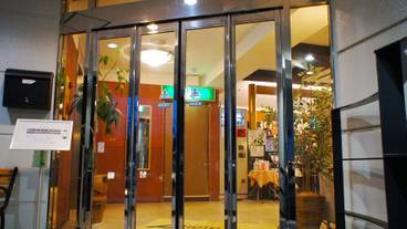 施設の入り口 / 21