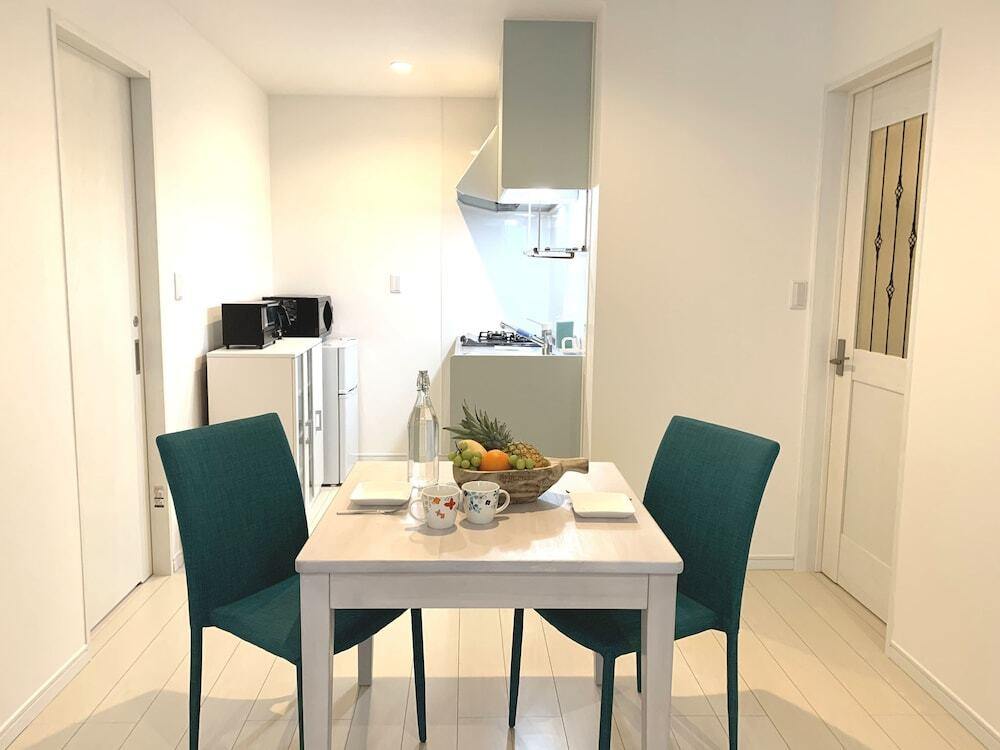 客室内のダイニングエリア